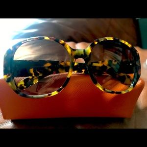 Sunglasses for women’s